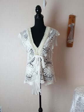 Style Crochet Sheer Tie-Front Tunic Top in Ivory
